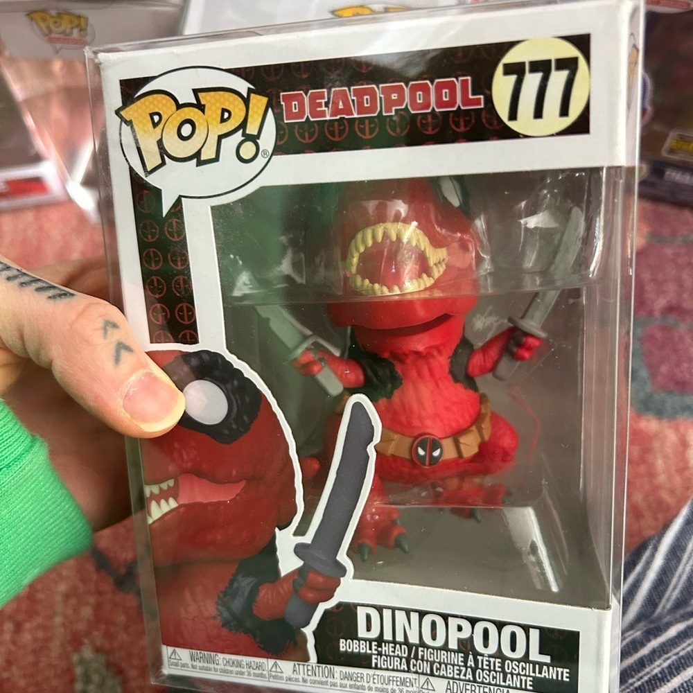 Funko Pop! Vinyl: Marvel - Dinopool #777 W/ Pop Protector - Picture 3 of 10